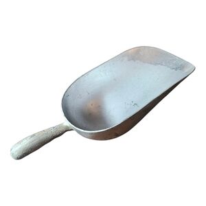 Chic Silver Metal Scoop